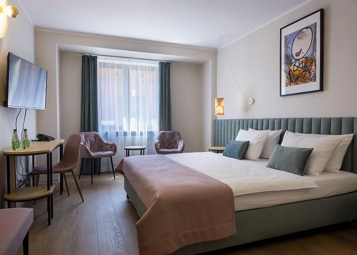 Hotel H12****